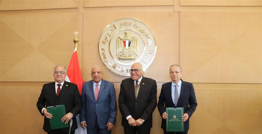 توقيع بروتوكول تعاون لإنشاء شركة لصيانة وتشغيل الطاقة الشمسية على أسطح المباني